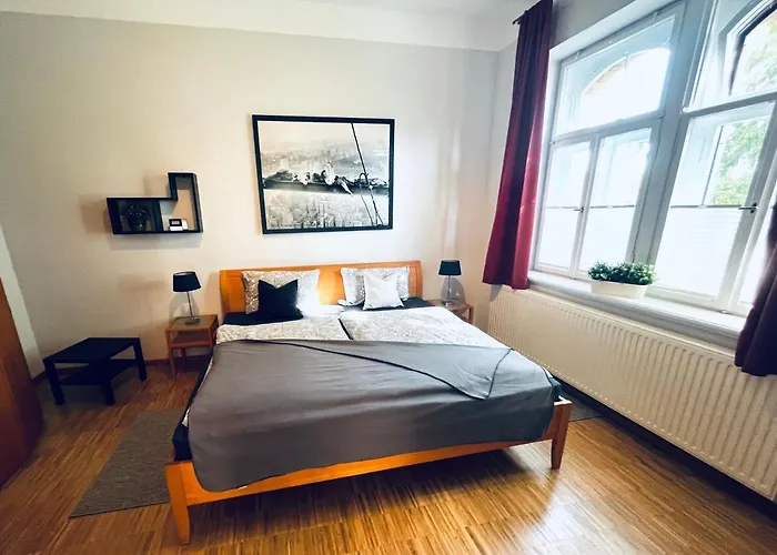 Schlosspark Apartment I 80Qm I 3 Betten I Bei Dresden